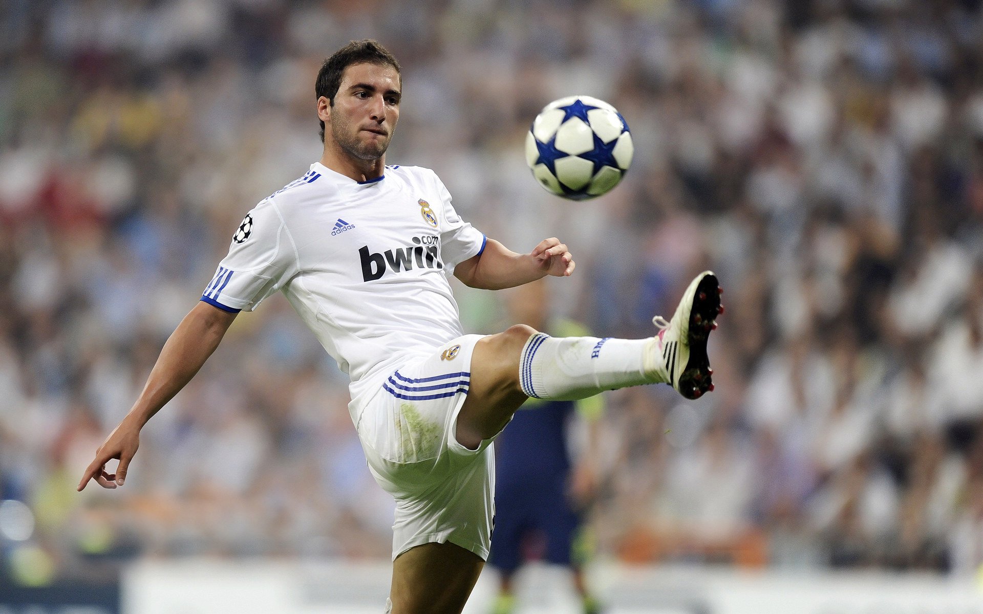 中超全明星赛重启 南北明星对抗引发“谁该首发”热议